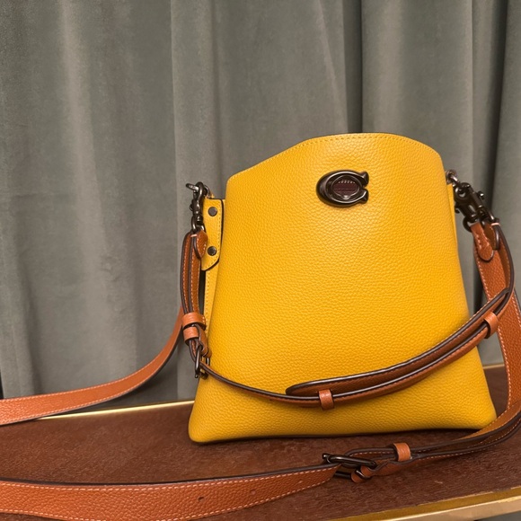 Coach Willow Bucket Bag - Picture 4 of 9